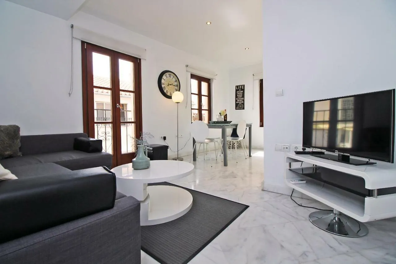 Del Parque Flats - Tribuna contacts